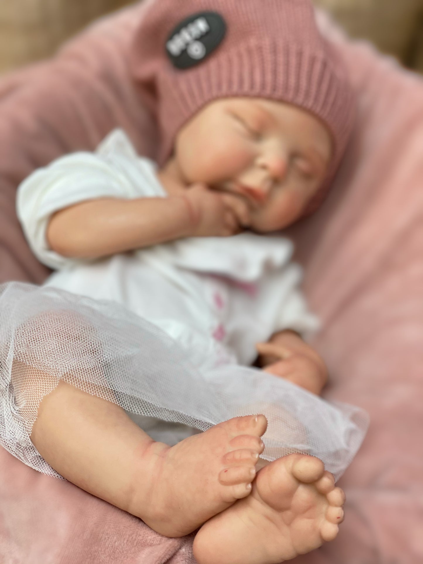 18 Inch Lovely Reborn Baby Dolls Full Body Silicone With Soft Touch Feeling Hand-painted Facial Details For Collecting And Playing