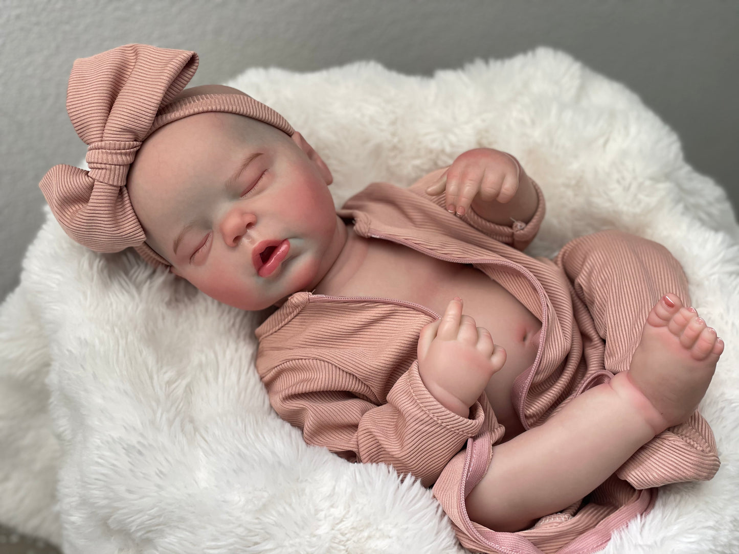 18 Inch Sleeping Baby Doll Hand-painted Skin Texture With Authentic Appearance Reborn Toddler