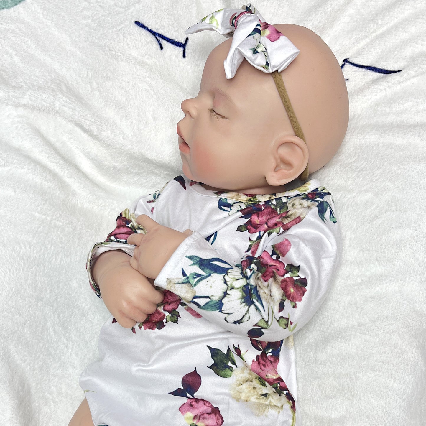 22 Inch/55cm All Silicone Big Sleeping Girl Reborn Doll - A Lifelike Full Body Soft Solid Silicone Newborn Baby Doll Perfect for Collection Gift Halloween/Thanksgiving Day/Christmas gift